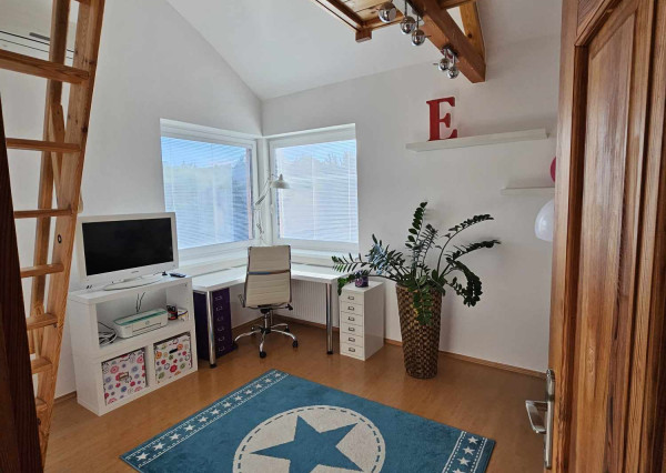 PRENAJATÉ 3 - izbový klimatizovaný apartmán